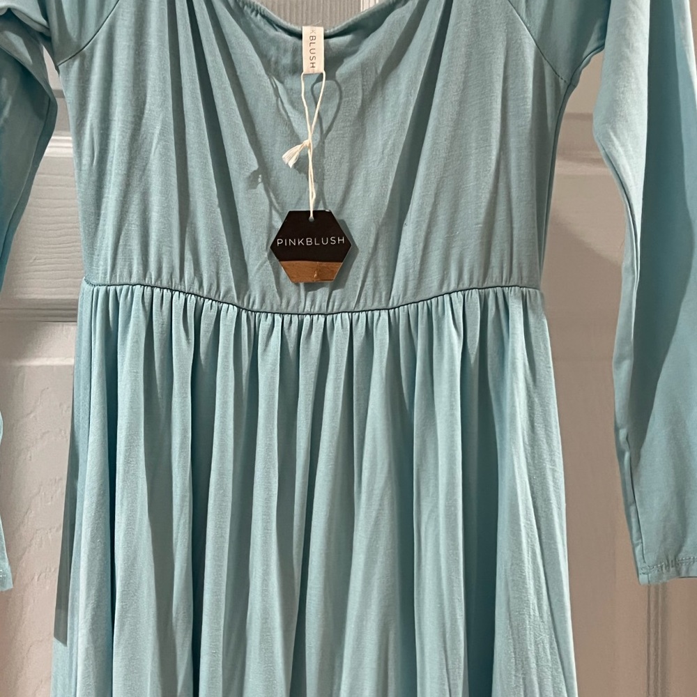 Maternity dress for a baby shower! One pic will show every details
